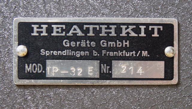 Netzgerät IP-32E Typenschild